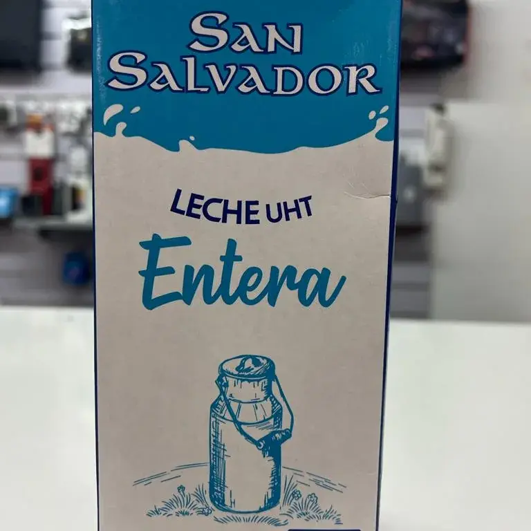 Brique de lait UHT San Salvador